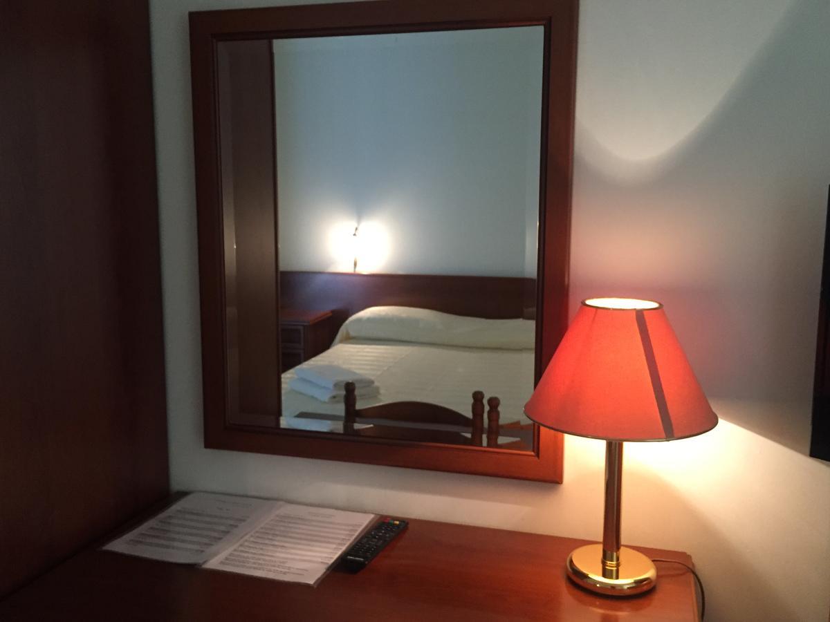 Castelvetere Hotel Caulonia Bagian luar foto